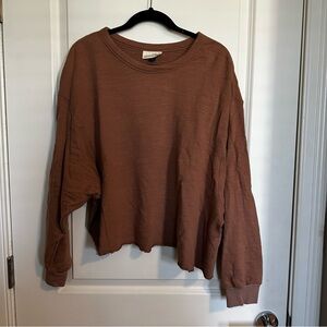 Universal Thread Women's Cropped Raw-Hem Crewneck Sweatshirt - Light Rust Brown